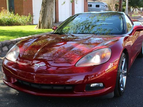 Used 2010 Chevrolet Corvette w/1LT w/ Roof Package image 35