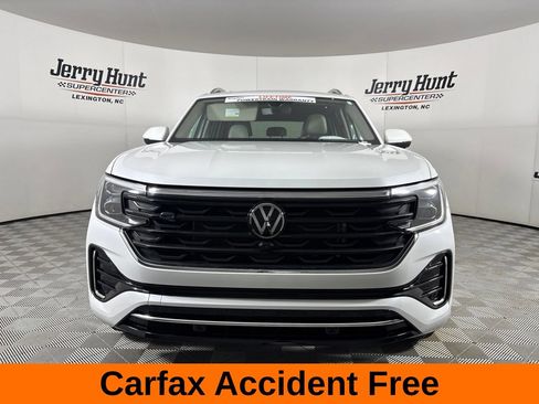 Used 2024 Volkswagen Atlas SEL Premium R-Line AWD/4WD image 3