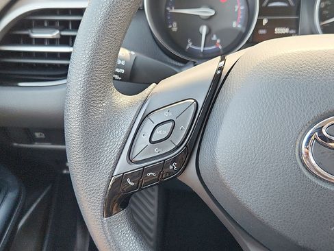 Used 2021 Toyota C-HR LE FWD image 22