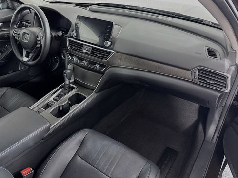 Certified 2018 Honda Accord Touring image 30
