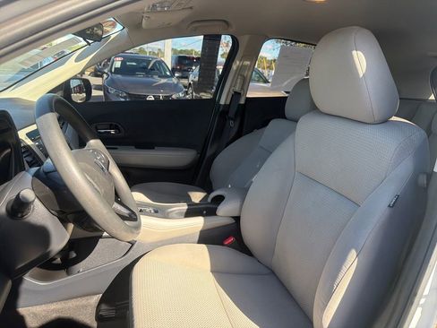 Used 2022 Honda HR-V LX image 17