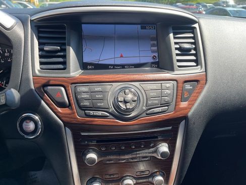 Used 2017 Nissan Pathfinder Platinum FWD image 17