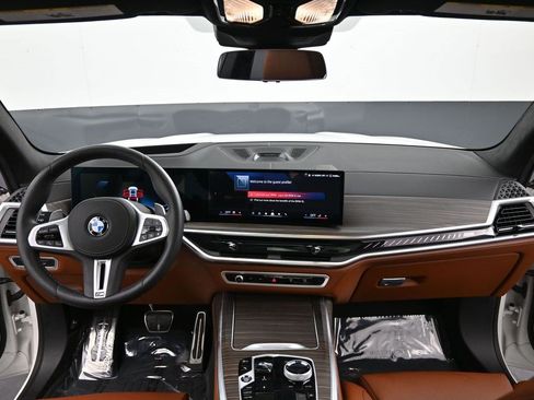 Used 2025 BMW X7 M60i AWD/4WD image 12
