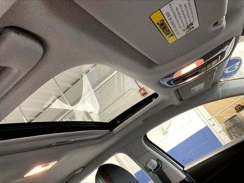 Used 2025 Hyundai Elantra Limited FWD image 22
