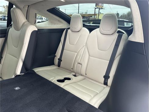 Used 2018 Tesla Model X 100D image 17