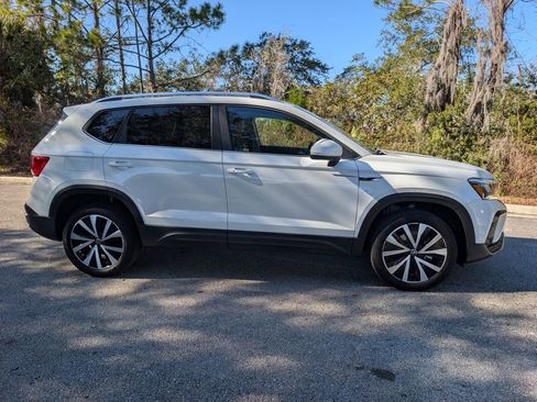 Used 2023 Volkswagen Taos SE image 9