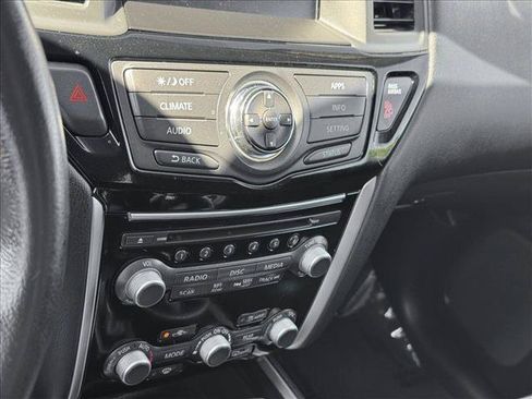 Used 2019 Nissan Pathfinder SV AWD/4WD image 15