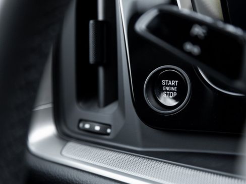 Certified 2026 Porsche Cayenne image 17