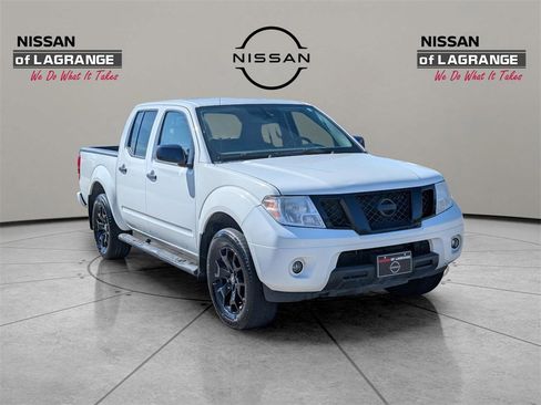 Used 2020 Nissan Frontier SV w/ Midnight Edition Floor Mats image 3
