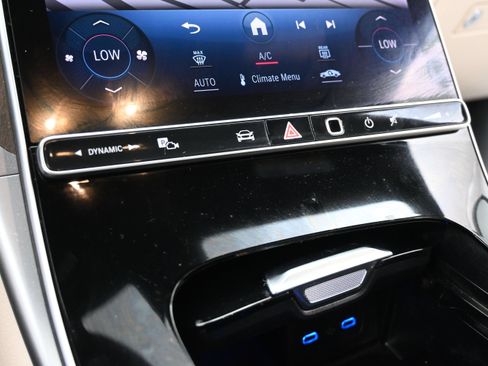 Used 2023 Mercedes-Benz C 300 4MATIC Sedan image 19