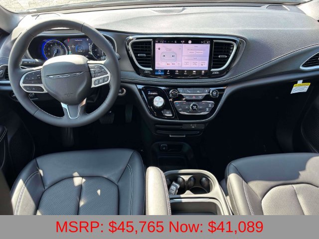 New 2027 Chrysler Pacifica Select FWD image 2