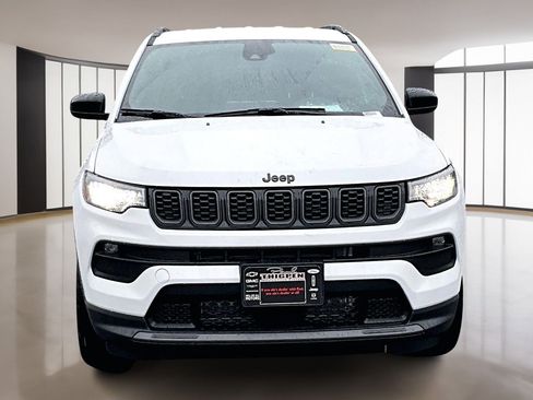 New 2026 Jeep Compass Latitude image 14