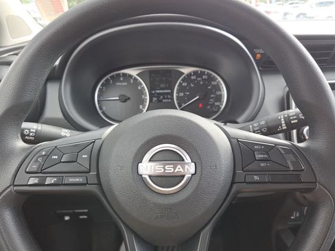 Used 2025 Nissan Kicks Play S FWD image 11