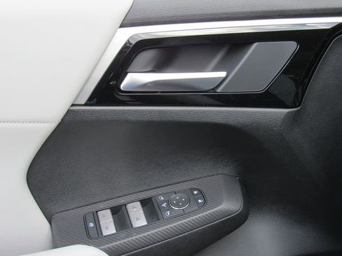 New 2026 Mitsubishi Outlander SE image 21