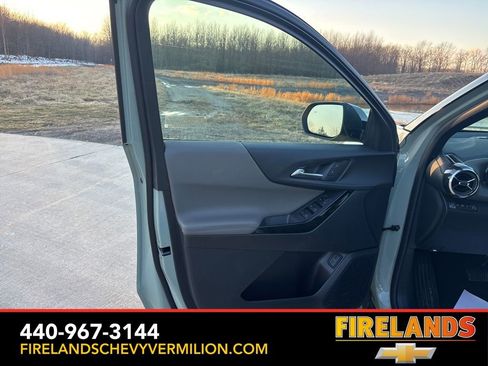 New 2026 Chevrolet Equinox LT w/ Convenience Package II image 13