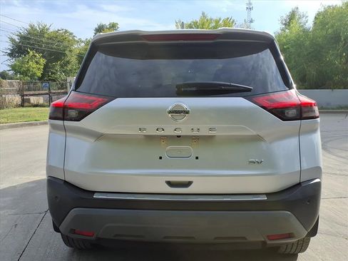 Used 2021 Nissan Rogue SV image 4