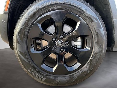 Used 2023 Land Rover Defender 110 S image 8