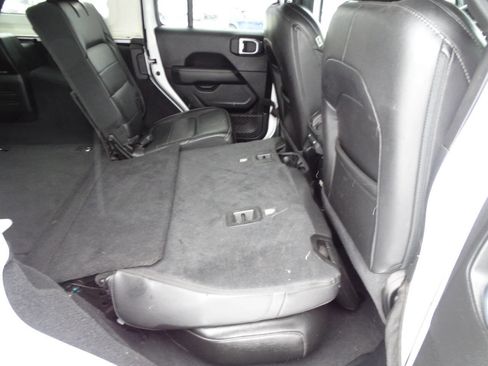 Used 2021 Jeep Wrangler Unlimited Sahara AWD/4WD image 41