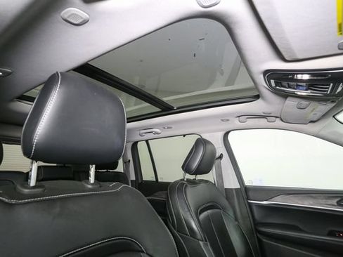Used 2023 Jeep Grand Cherokee 4WD 4xe w/ Luxury Tech Group II image 18