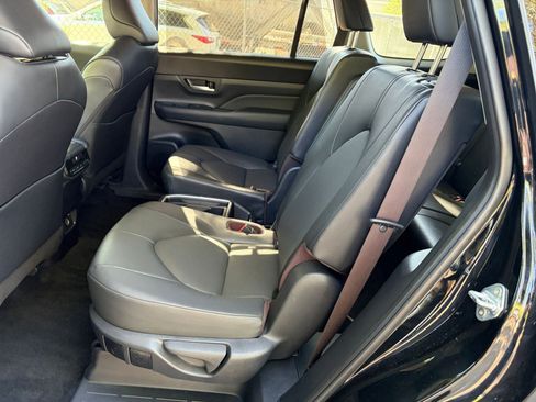 Used 2025 Toyota Grand Highlander FWD image 39