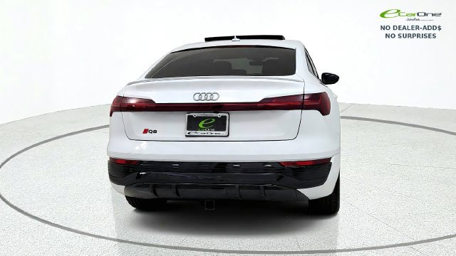 Used 2024 Audi Q8 e-tron Premium AWD/4WD image 7
