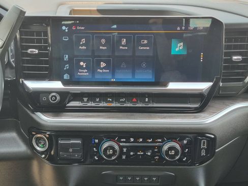 Used 2024 Chevrolet Silverado 2500 LTZ w/ LTZ Convenience Package AWD/4WD image 21