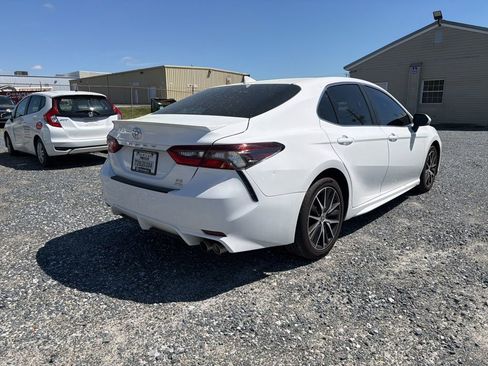 Used 2024 Toyota Camry SE image 5