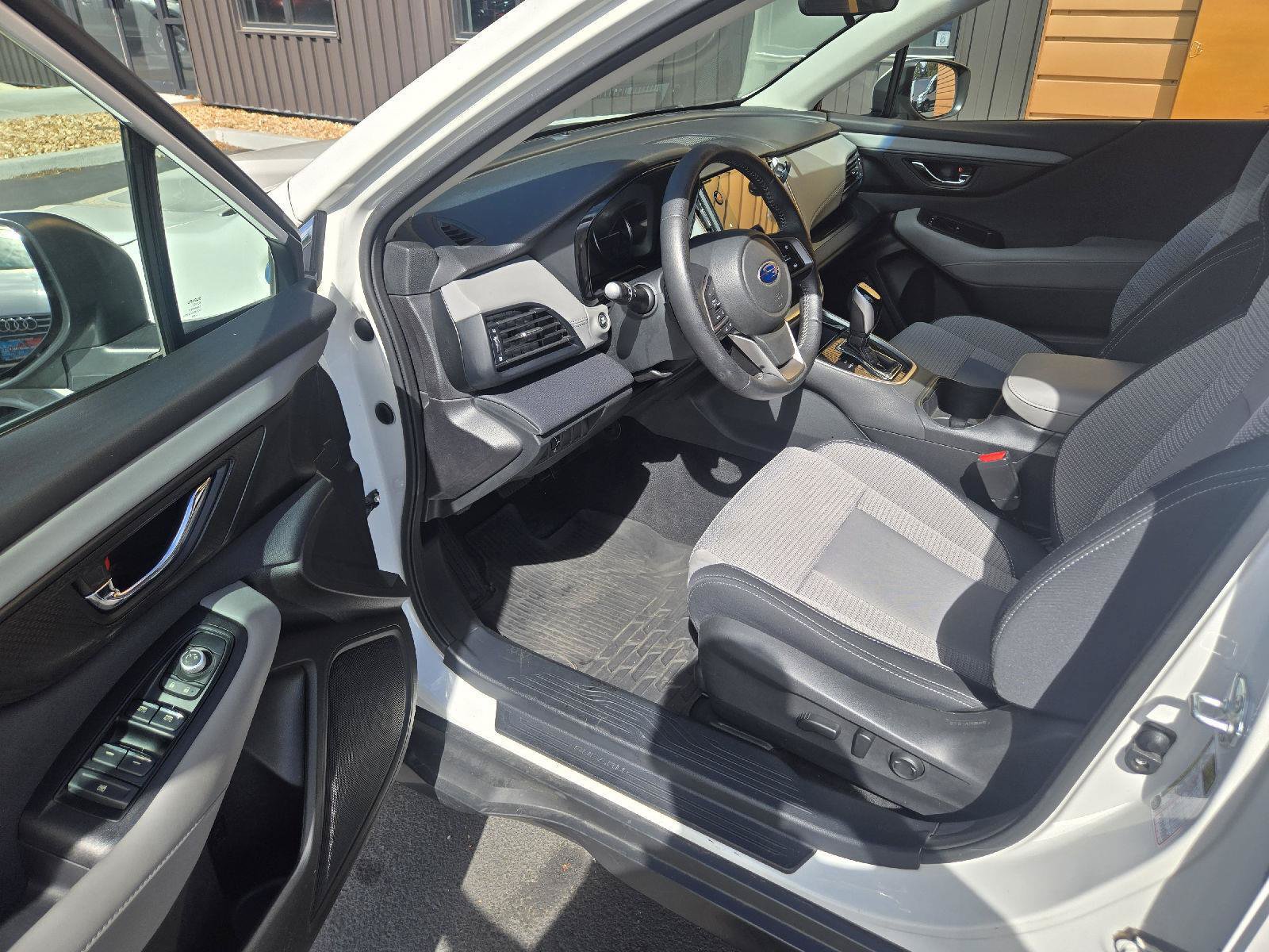 Used 2022 Subaru Outback Premium AWD/4WD image 9
