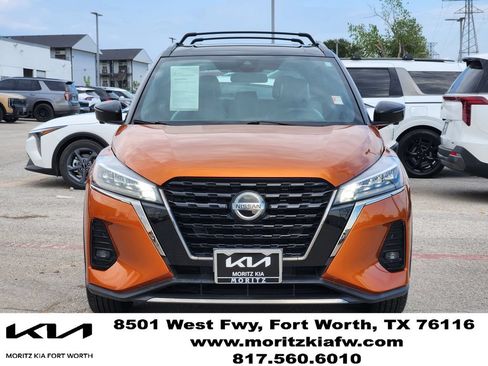 Used 2021 Nissan Kicks SR w/ SR Premium Package FWD image 2