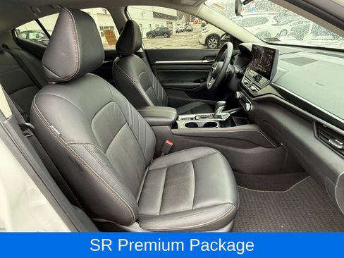 Used 2024 Nissan Altima 2.5 SR w/ SR Premium Package image 17