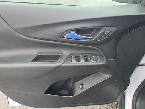 Certified 2024 Chevrolet Equinox LT FWD image 10