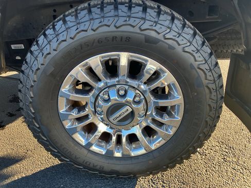 Used 2022 Ford F250 Lariat w/ Chrome Package image 11