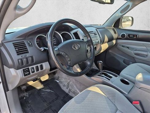Used 2011 Toyota Tacoma 2WD Double Cab image 10