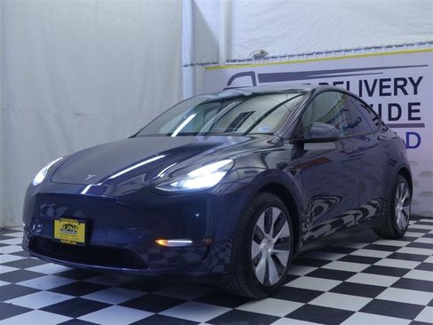Used 2020 Tesla Model Y Long Range AWD/4WD image 3