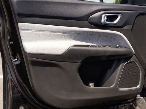 Certified 2022 Jeep Compass Latitude image 12