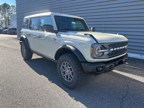 New 2025 Ford Bronco Badlands image 1