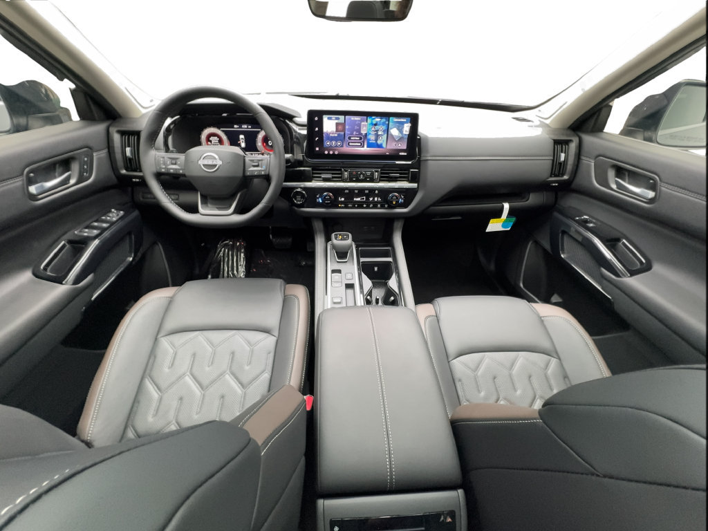 Used 2026 Nissan Pathfinder Platinum w/ Cargo Package FWD image 43