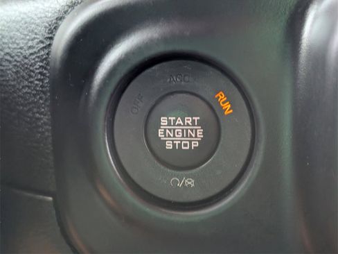 Used 2020 Jeep Wrangler Unlimited Rubicon w/ Cold Weather Group image 23