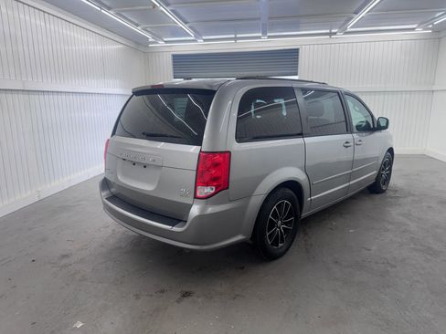 Used 2016 Dodge Grand Caravan R/T image 5