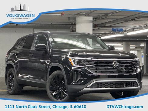 New 2026 Volkswagen Atlas Cross Sport SE image 2