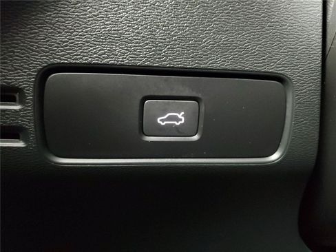 Certified 2024 Volvo C40 P8 Recharge Ultimate w/ Protection Package Premier RWD image 34