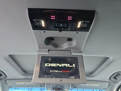 Used 2019 GMC Yukon Denali w/ Open Road Package image 16