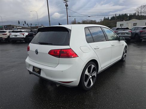 Used 2017 Volkswagen GTI S image 3
