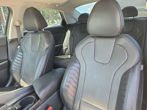 Used 2023 Hyundai Elantra Limited FWD image 21