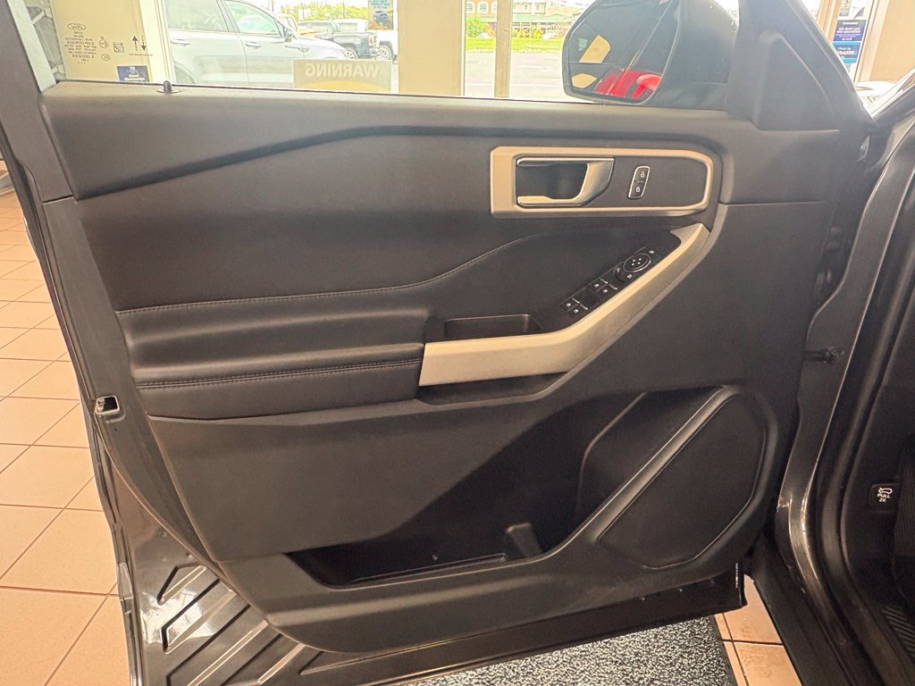 Used 2020 Ford Explorer XLT w/ Comfort Package AWD/4WD image 21