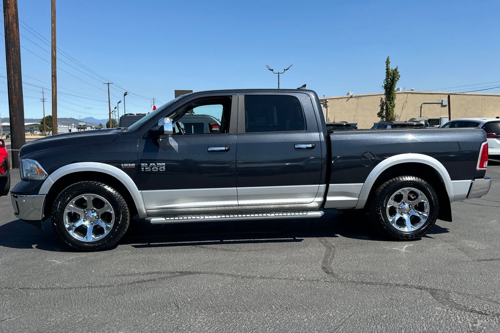 Used 2017 RAM 1500 Laramie w/ Convenience Group AWD/4WD image 7