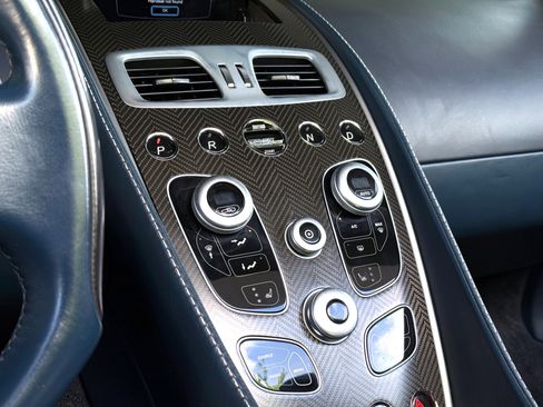 Used 2014 Aston Martin Vanquish Volante RWD image 37