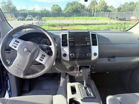 Used 2013 Nissan Frontier SV RWD image 11