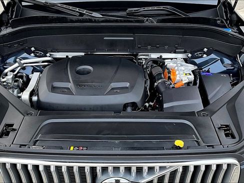 Used 2025 Volvo XC90 T8 Plus w/ Protection Package Premier AWD/4WD image 10