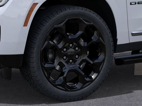 New 2026 GMC Yukon XL Denali w/ Denali Reserve Package AWD/4WD image 9